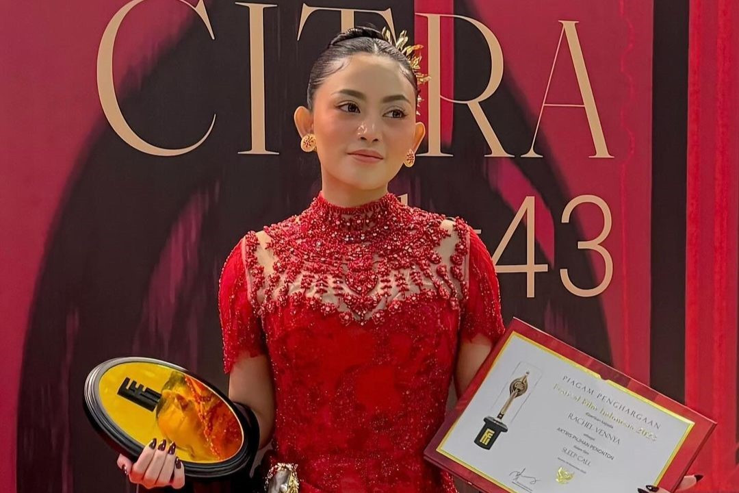 Rachel Vennya Sabet Penghargaan Dhalia FFI 2023 Kategori Aktris Pilihan Penonton