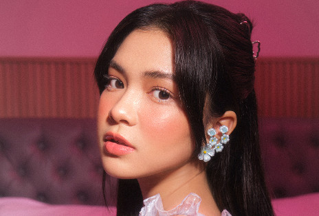 Jasmine Nadya Gambarkan Indahnya Jatuh Cinta Melalui “Butterflies”
