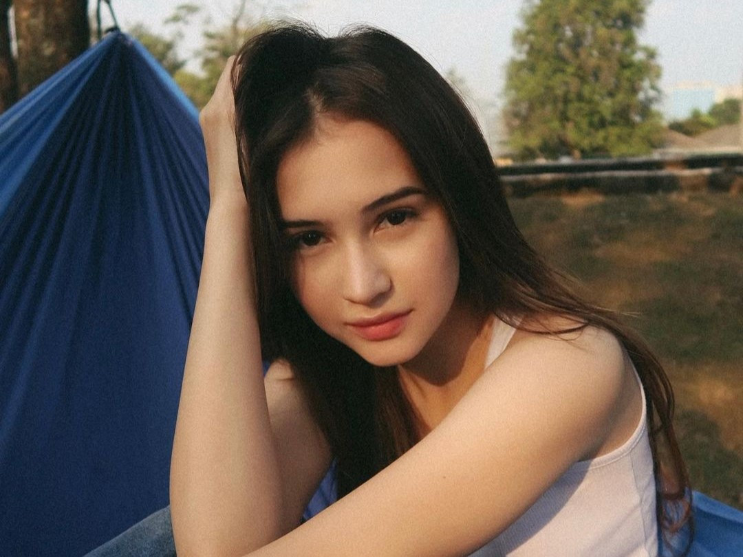 Berselisih dengan Sang Ibunda, Sandrinna Michelle Beri Klarifikasi