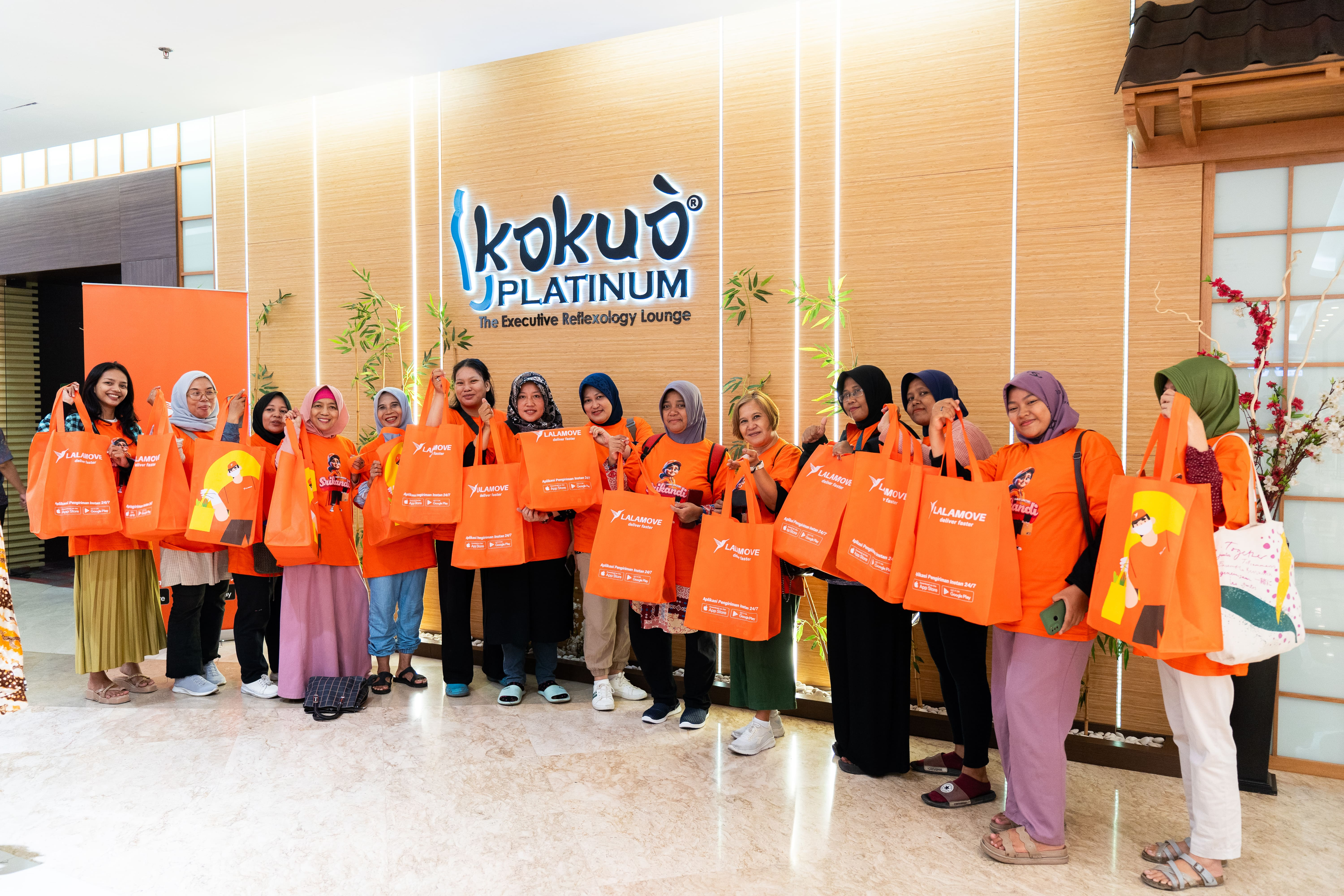 Rayakan Hari Ibu, Lalamove Manjakan Mitra Pengemudi Wanita dengan Hadiah Spesial