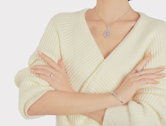 MIZORA Gelar “Aleva Wonderland”, Kenalkan Cushion Cut Illusion Setting Pertama di Indonesia