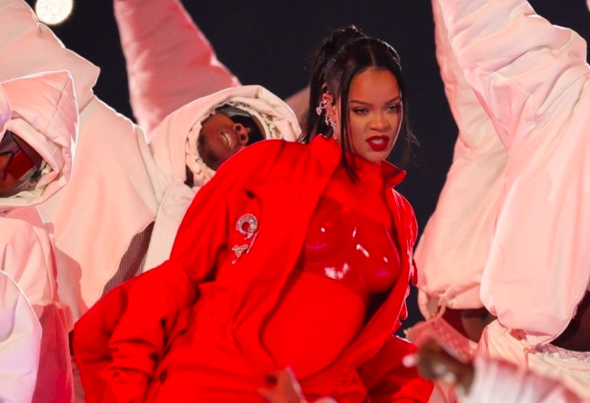 Umumkan Kehamilan di Panggung Super Bowl, Rihanna: Itu Tidak Direncanakan