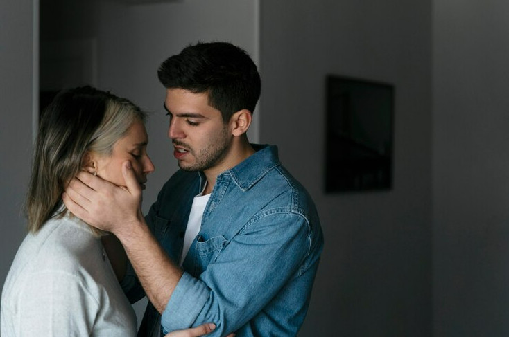 Penelitian Buktikan Air Mata Wanita Bisa Kurangi Agresif Lelaki