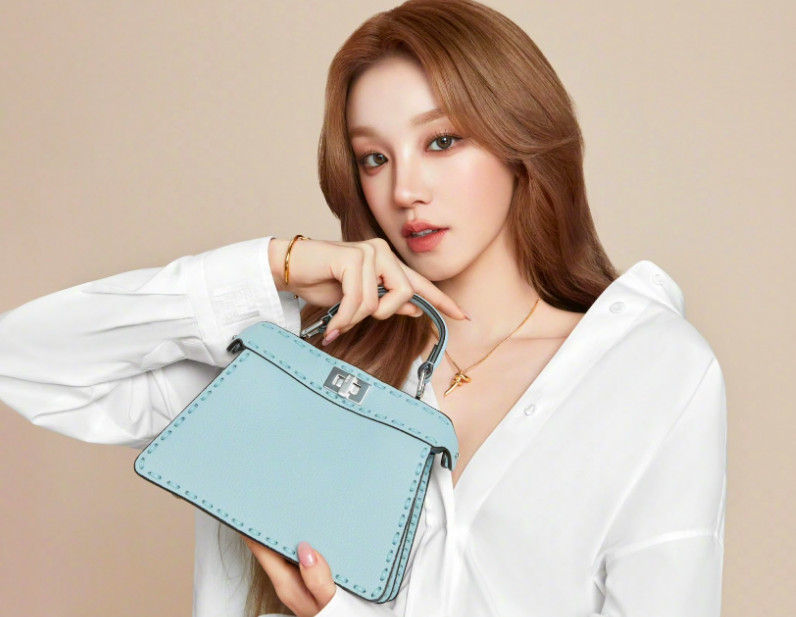 Yuqi (G) I-DLE Terpilih Sebagai Brand Ambassador Terbaru Fendi