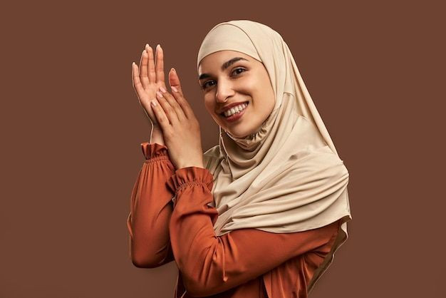 5 Tips Gunakan Hijab Bagi Pemula Supaya Lebih Nyaman
