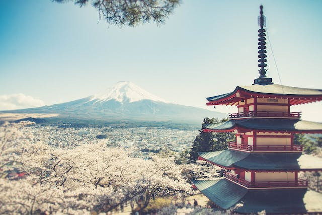 Jepang Terapkan Pembatasan Pengunjung Gunung Fuji Per Hari