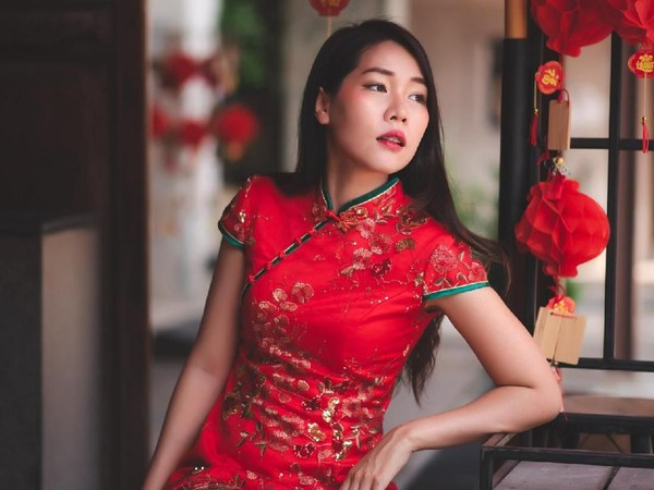 Cheongsam Pakaian Imlek Dengan Ciri Khas Oriental