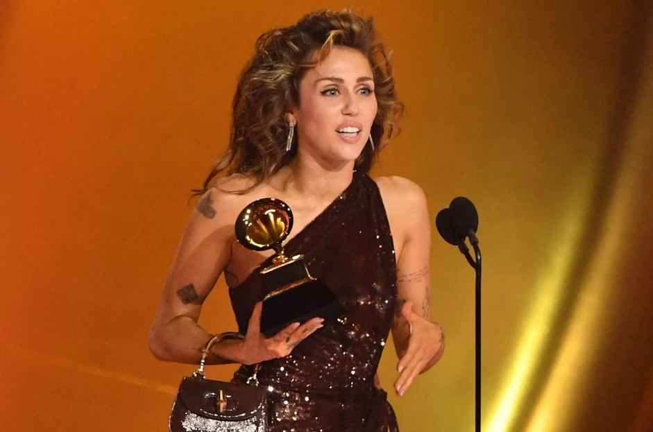 Raih Grammy Pertamanya, Miley Cyrus: Penghargaan Ini Luar Biasa