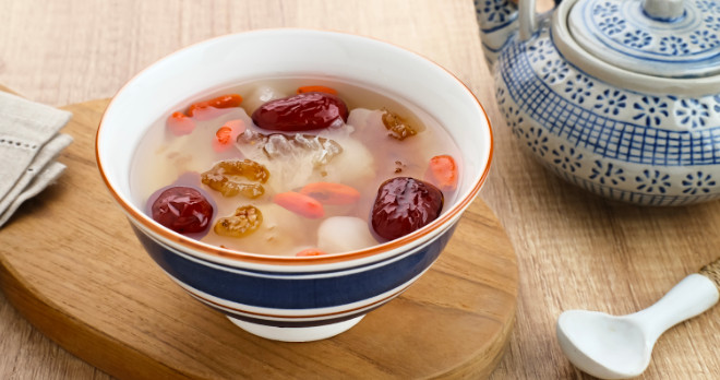 7 Bahan Utama pada Dessert Peach Gum yang Kaya Vitamin