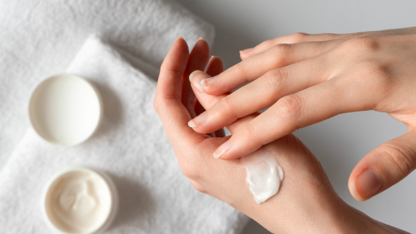 5 Produk Moisturizer untuk Kamu yang Miliki Masalah Kulit Kering