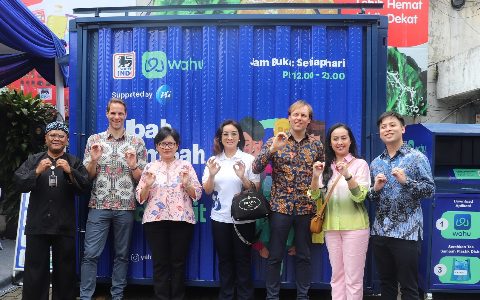 Super Indo Kenalkan Konsep Supermarket Ramah Sampah di Kota Bandung
