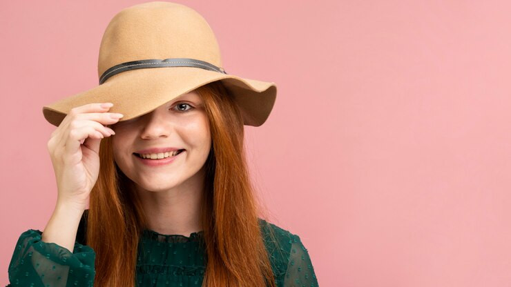 7 Jenis Topi Yang Harus Dimiliki Wanita Di Lemari