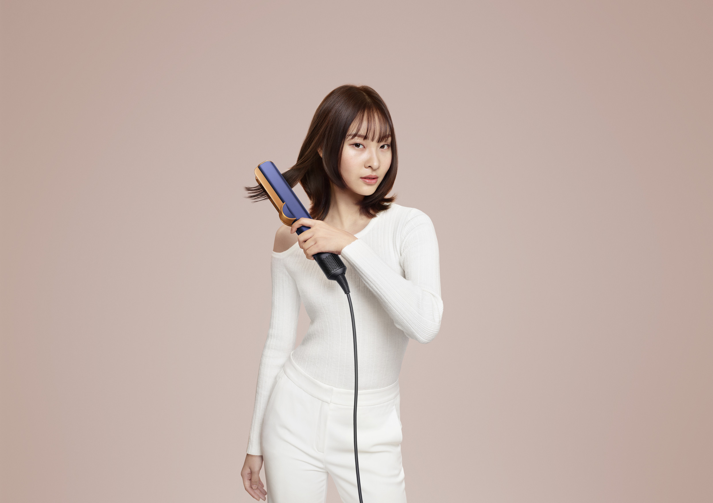 Kini Hadir Dyson Airstrait Straightener, Cara Baru Luruskan Rambut yang Basah