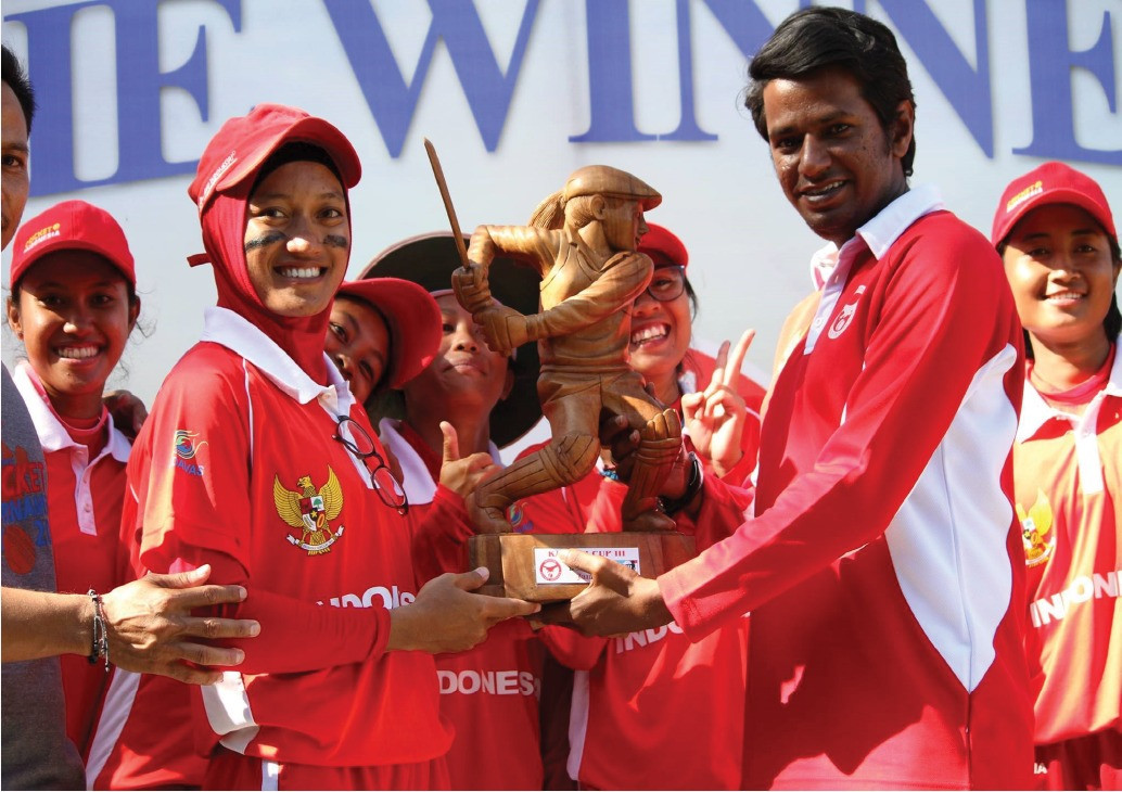 Meriahkan Hari Kartini, NEUTROGENA® Indonesia Dukung Pengembangan Cricket Putri di Indonesia