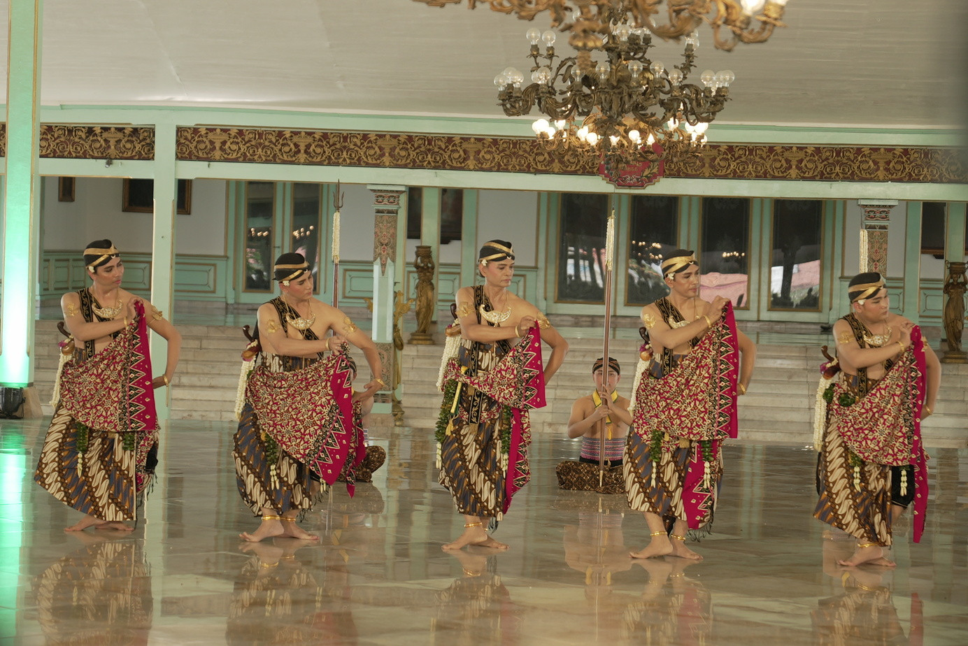 Pagelaran Trilogi Tari Memperingati Adeging Mangkunegaran ke-267 dan Hari Tari Dunia