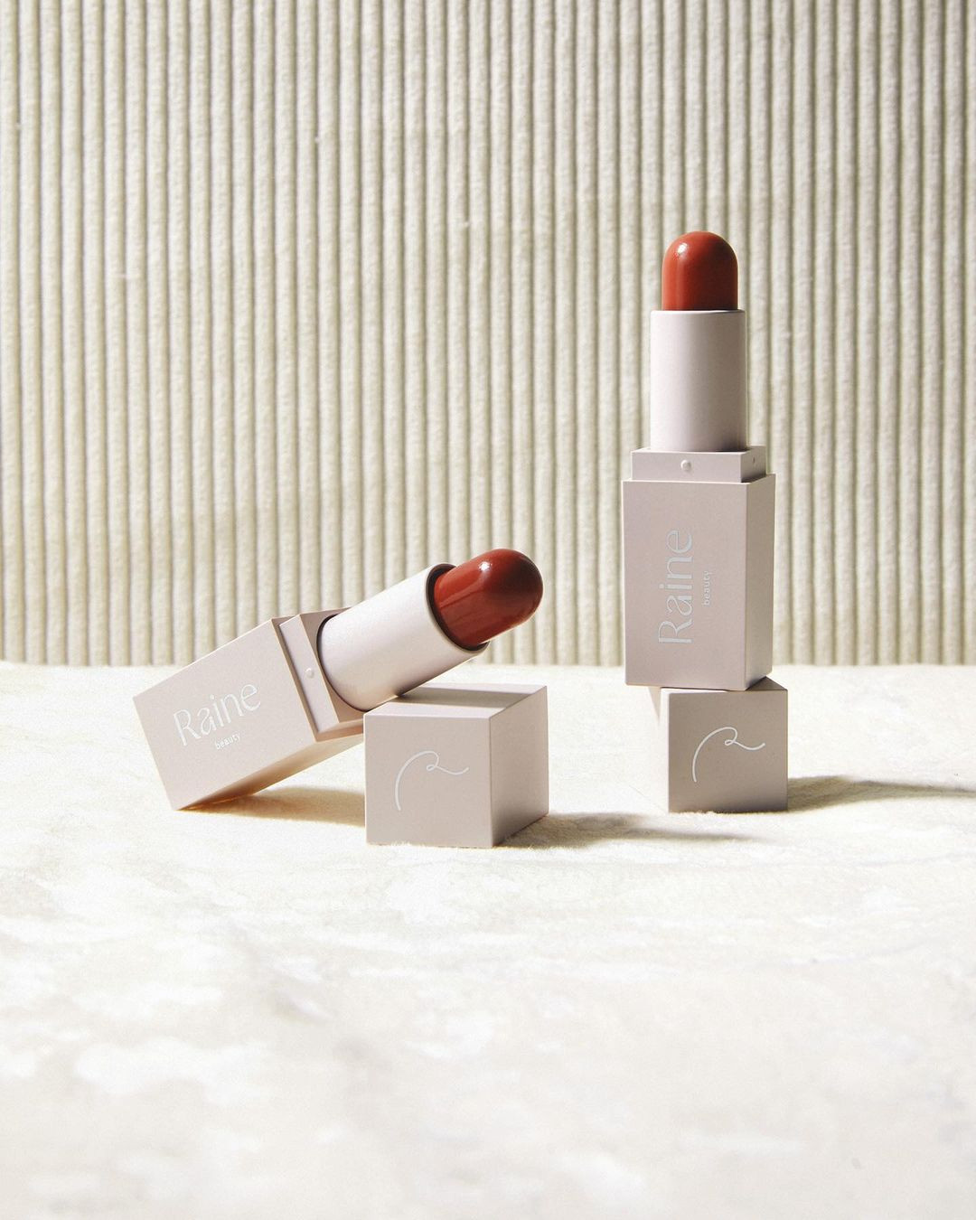 Lip Velvet Hydrating Balm Hadirkan 2 Varian Warna Baru