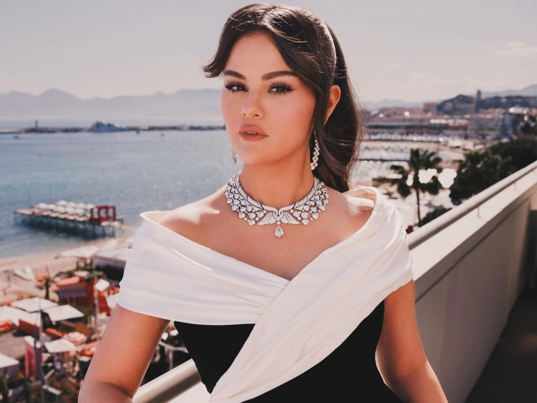 Lama Menyendiri Sebelum Bertemu Benny Blanco, Selena Gomez Berencana Adopsi Anak