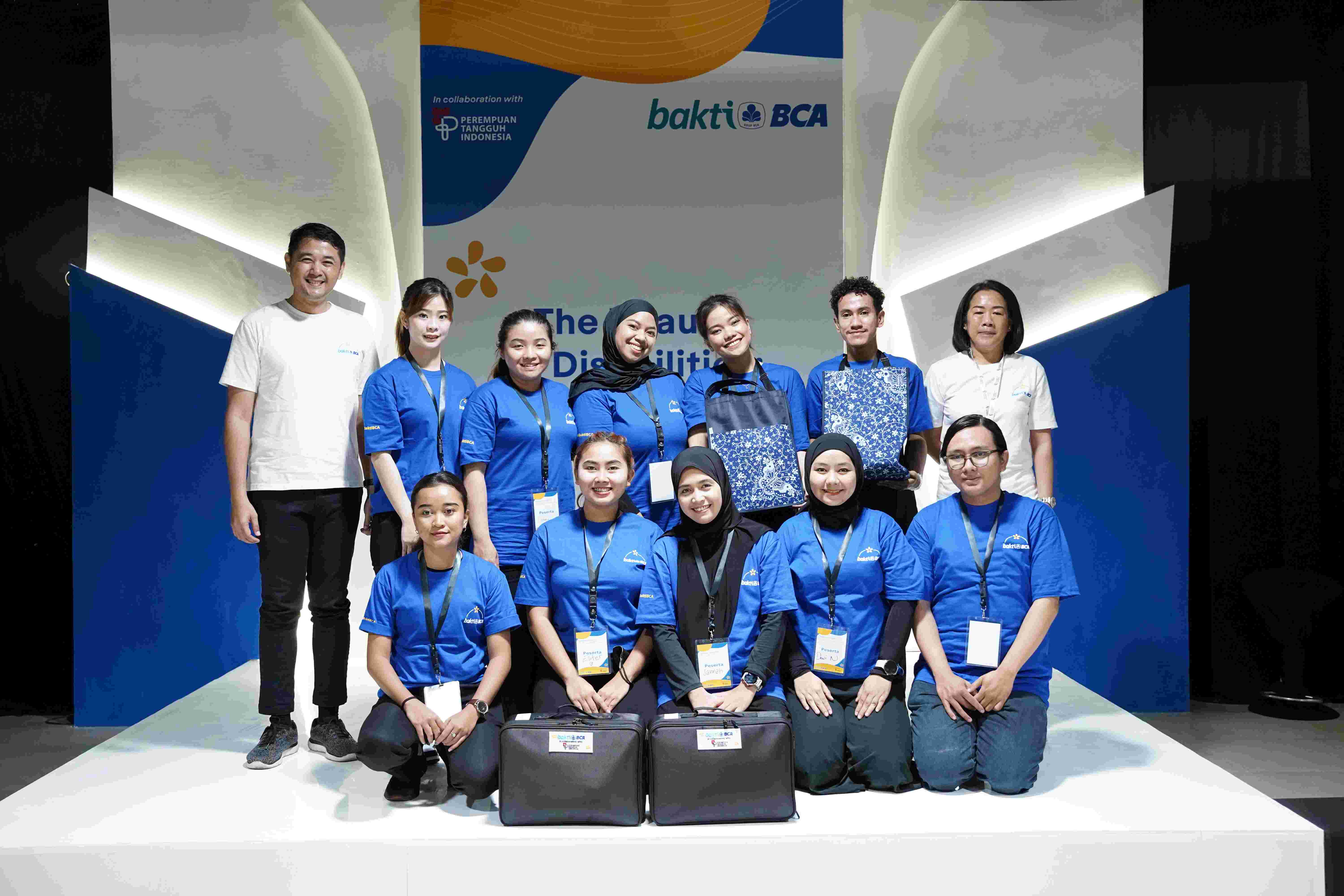 Dukung Inklusivitas, BCA Beri Pelatihan Jadi Perias Profesional buat Sahabat Disabilitas