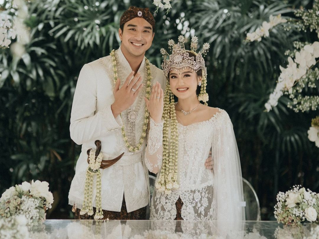 Resmi Menikah, Ini Makna Baju Akad yang Dikenakan Salshabilla Adriani dan Ohim