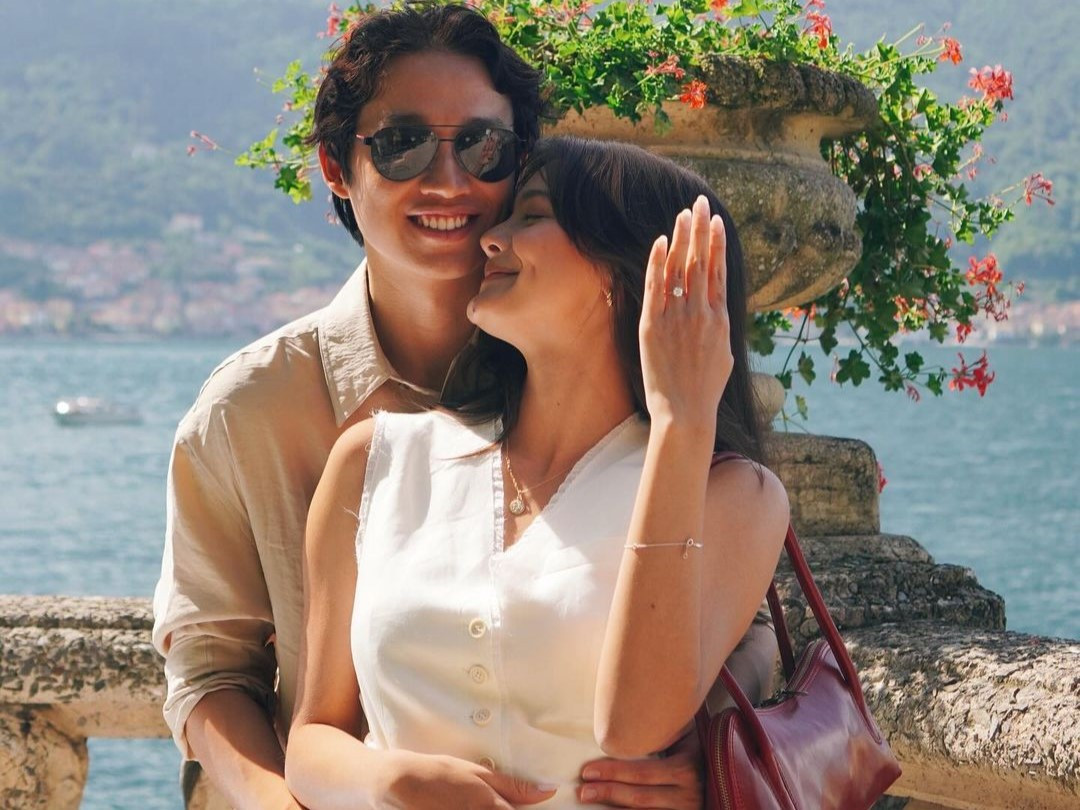 7 Tahun Pacaran, Amanda Rawles Dilamar Sang Kekasih di Italia