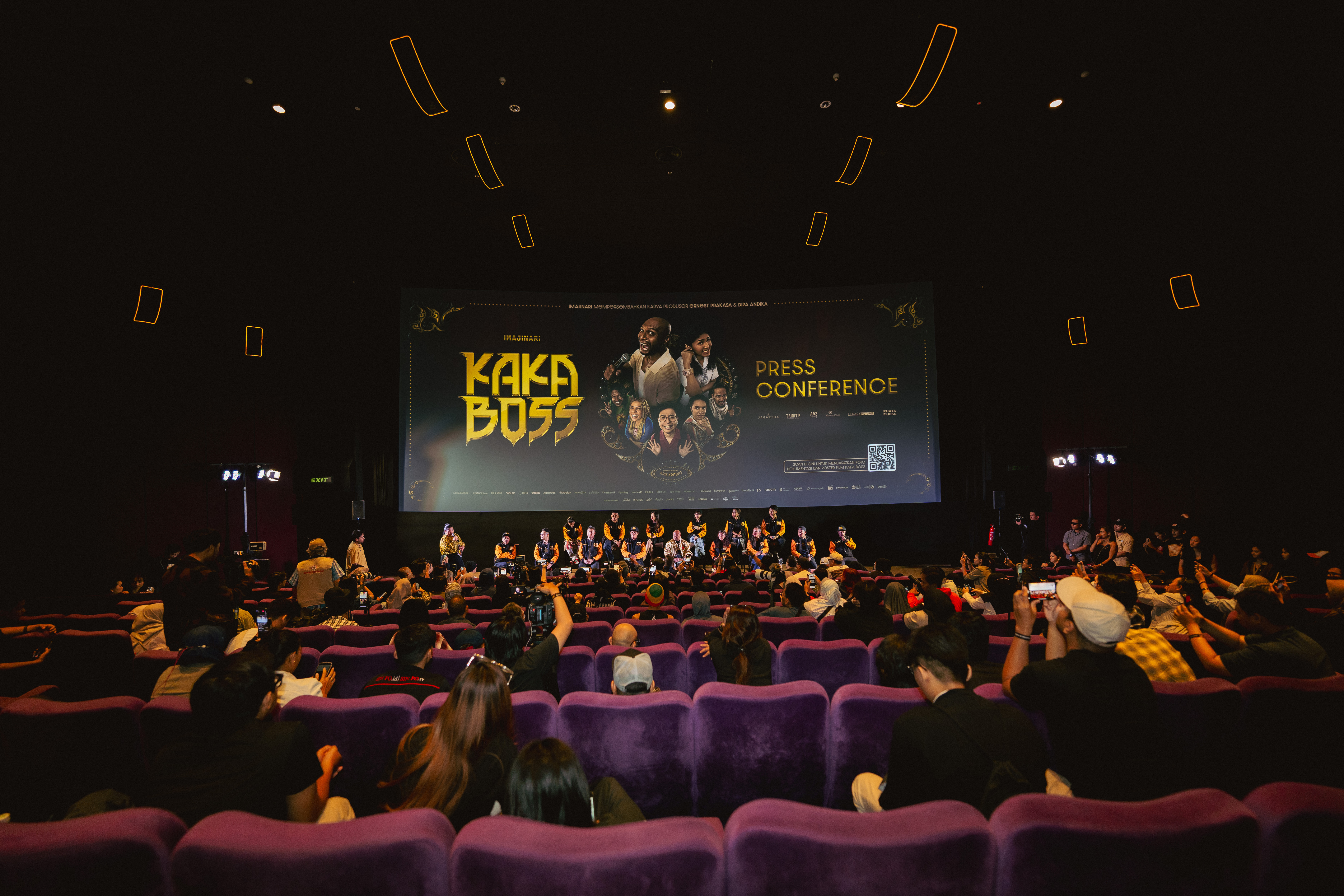 Hadirkan Komedi Keluarga Indonesia Timur, Arie Kriting Jadi Sutradara Film 'Kaka Boss'