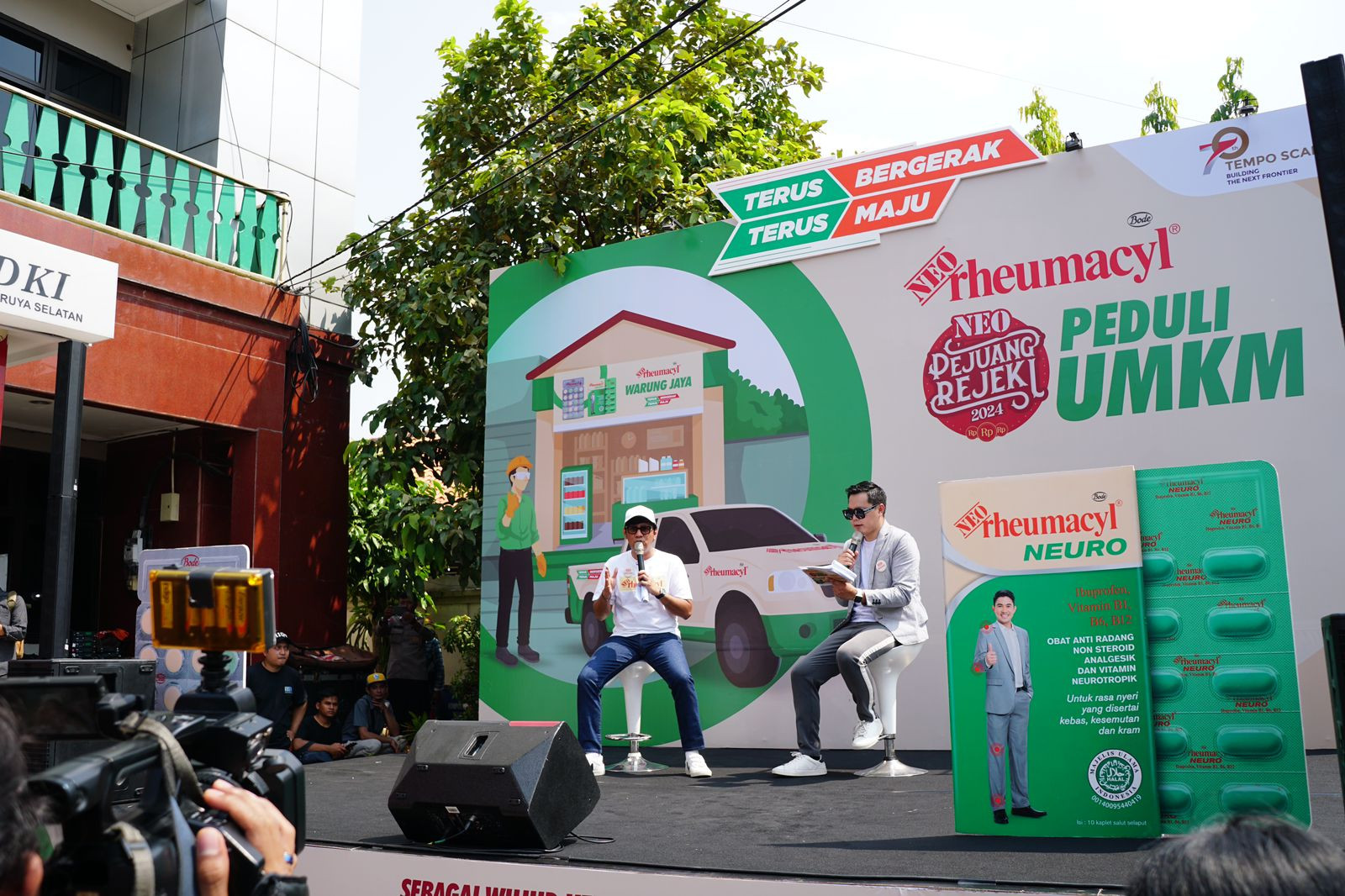 Dukung UMKM, NEO rheumacyl Renovasi dan Beri Modal Untuk Pelaku Usaha