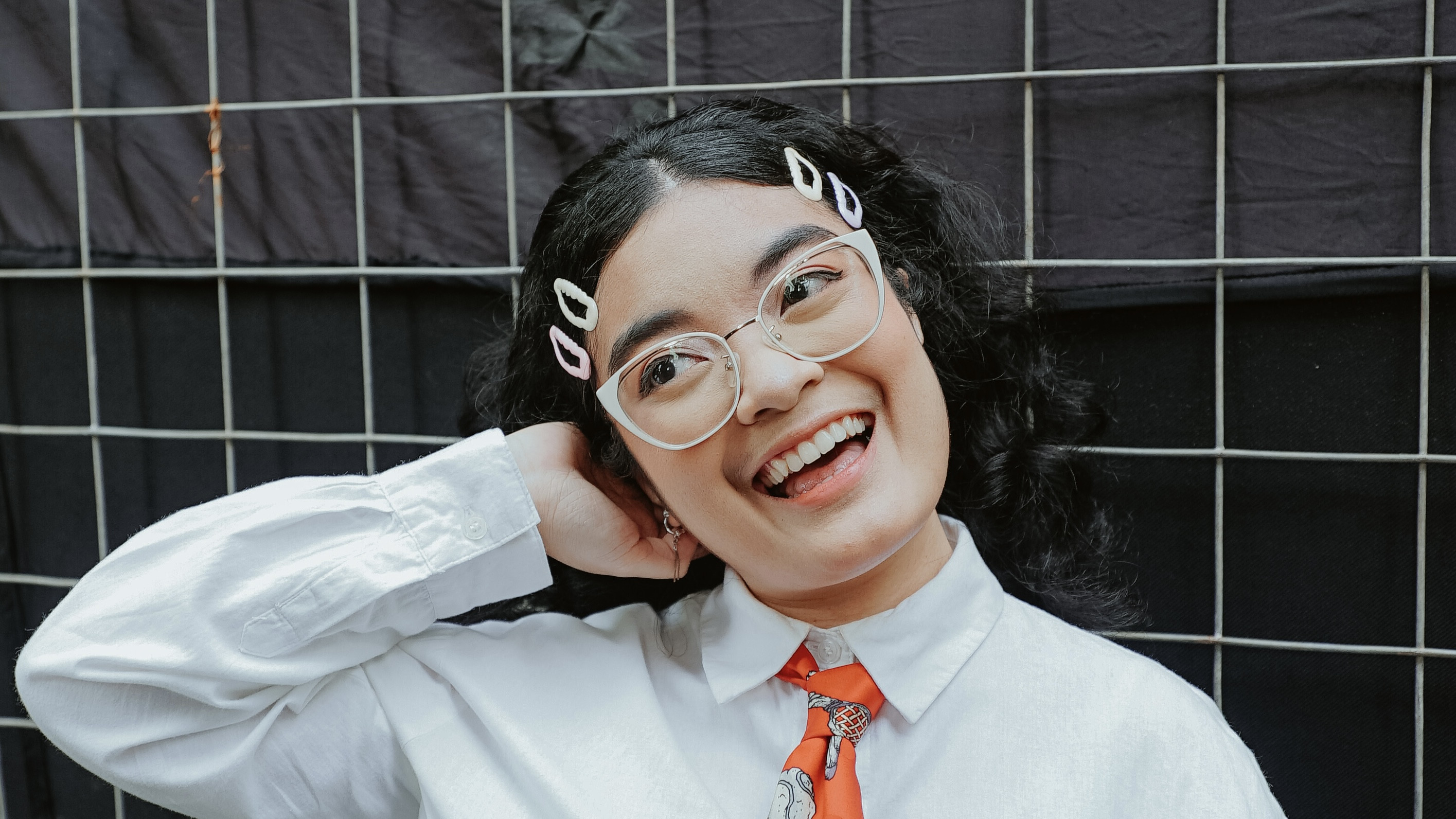 Dhira Bongs Rayakan Single Terbaru 'Porak Poranda' Sekaligus Tur Ke Eropa