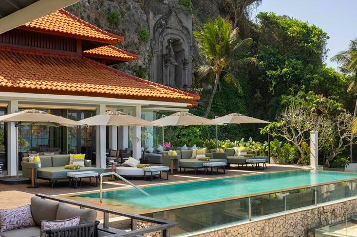 Hilton Bali Resort Hadirkan Elara Seaside Lounge and Bar di Nusa Dua