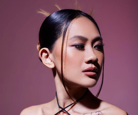 Cecil Yang Ingatkan Seluruh Perempuan untuk Self Love Lewat "321 (I’m Calling)"