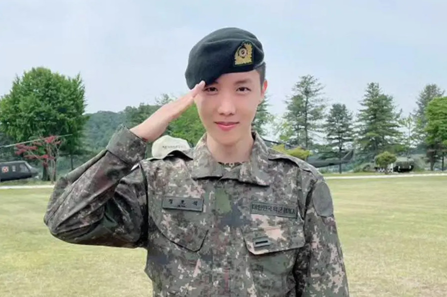 J-Hope Kelar Wamil Pekan Ini, Agensi Ungkap Tak Akan Gelar Acara Penyambutan