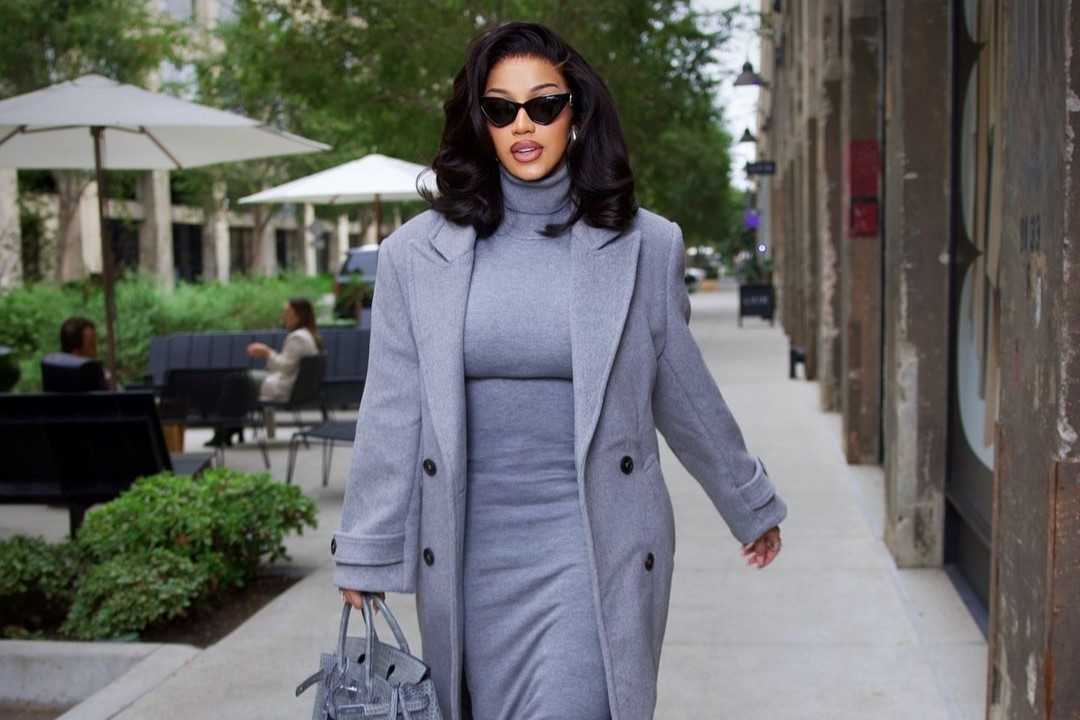 Cardi B Batalkan Jadwal Manggung Imbas Alasan Kesehatan