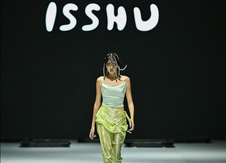INFINIX: "Beautiful Beast Runway", ISSHU Bawa Koleksi Futuristik di JFW 2025