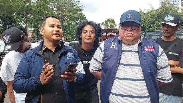 Pantau Pemeriksaan Saksi, Vadel Badjideh Sambangi Polres Jaksel