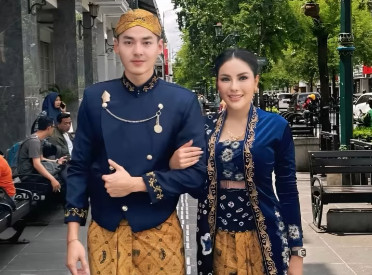 Matthew Gilbert Akui Telah Resmi Berpacaran dengan Nikita Mirzani