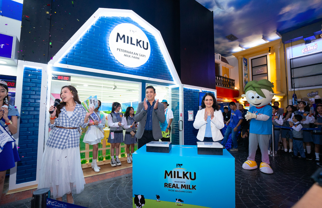 Ajari Si Kecil Jadi Peternak Sapi Di MILKU Milk Farm KidZania Jakarta