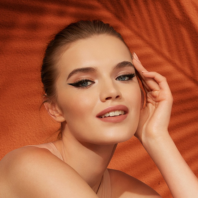 Lentik Lebih Lama dengan Maskara "Longer Than Ever"