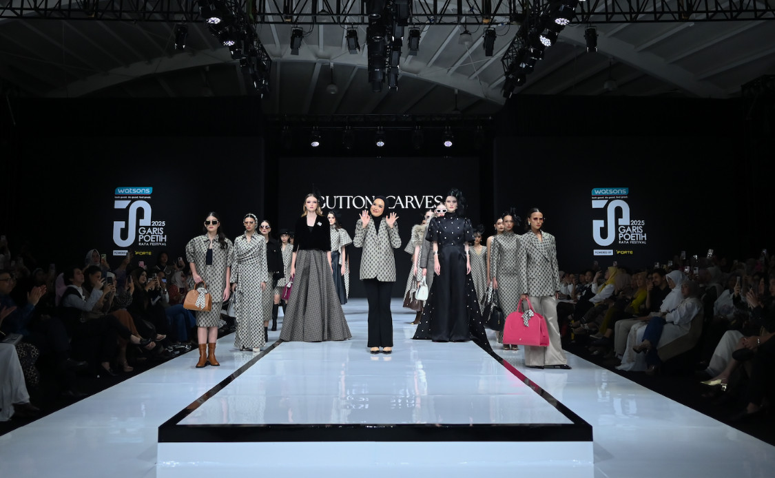 JNE Kolaborasi dengan Buttonscarves di Garis Poetih Raya Festival 2025