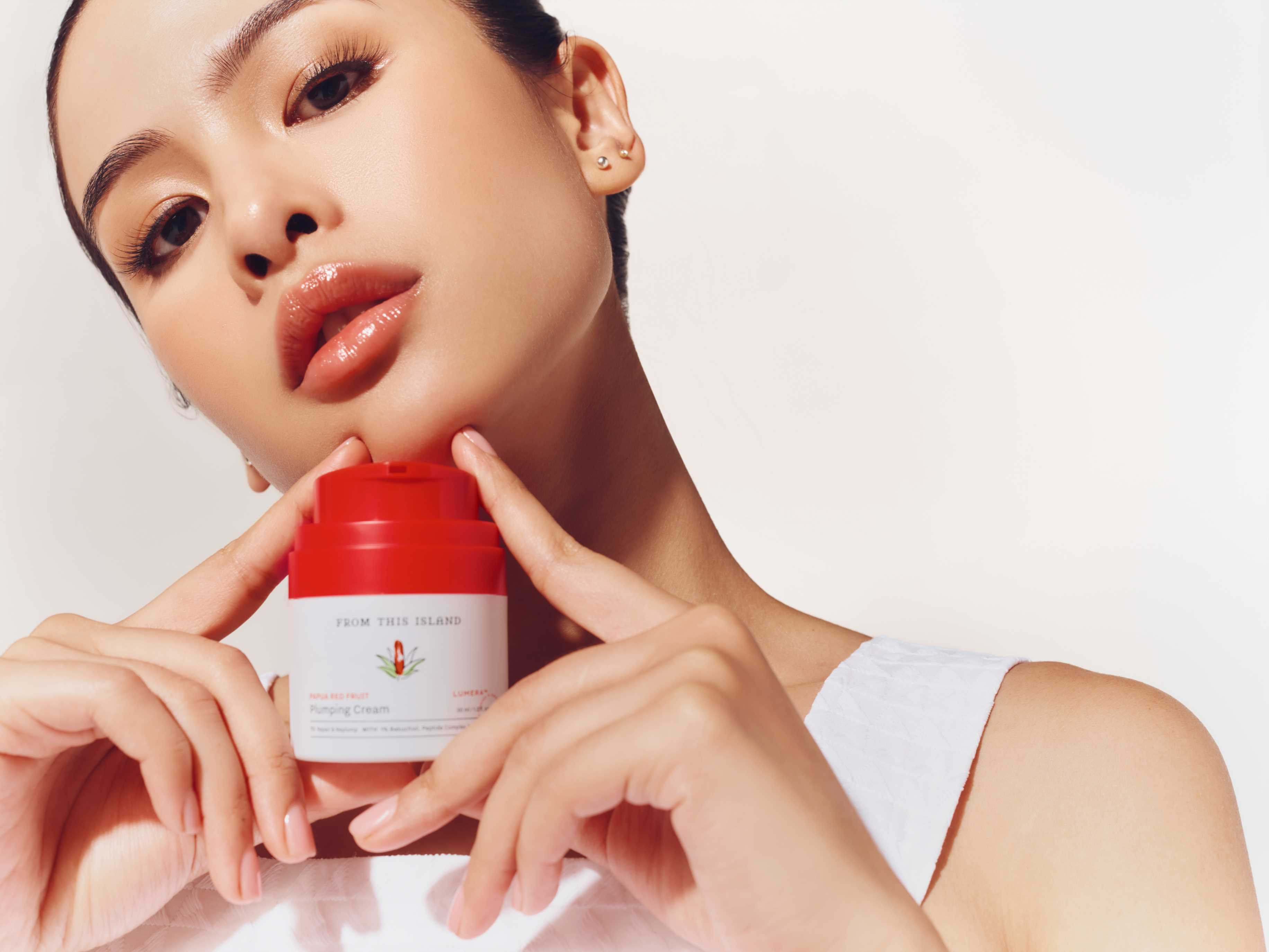 Beri Efek Pillow Skin, Papua Red Fruit Hadir dengan Kemasan Baru
