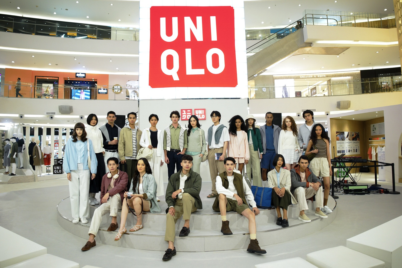 UNIQLO Hadirkan Instalasi Spring/Summer 2025 di Senayan City