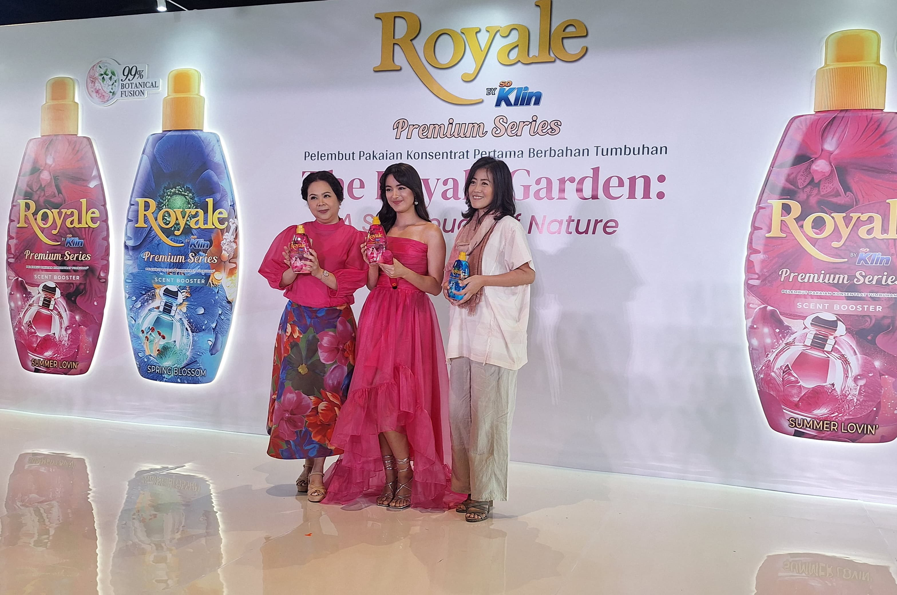 WINGS Care Kenalkan Royale by SoKlin Premium Series