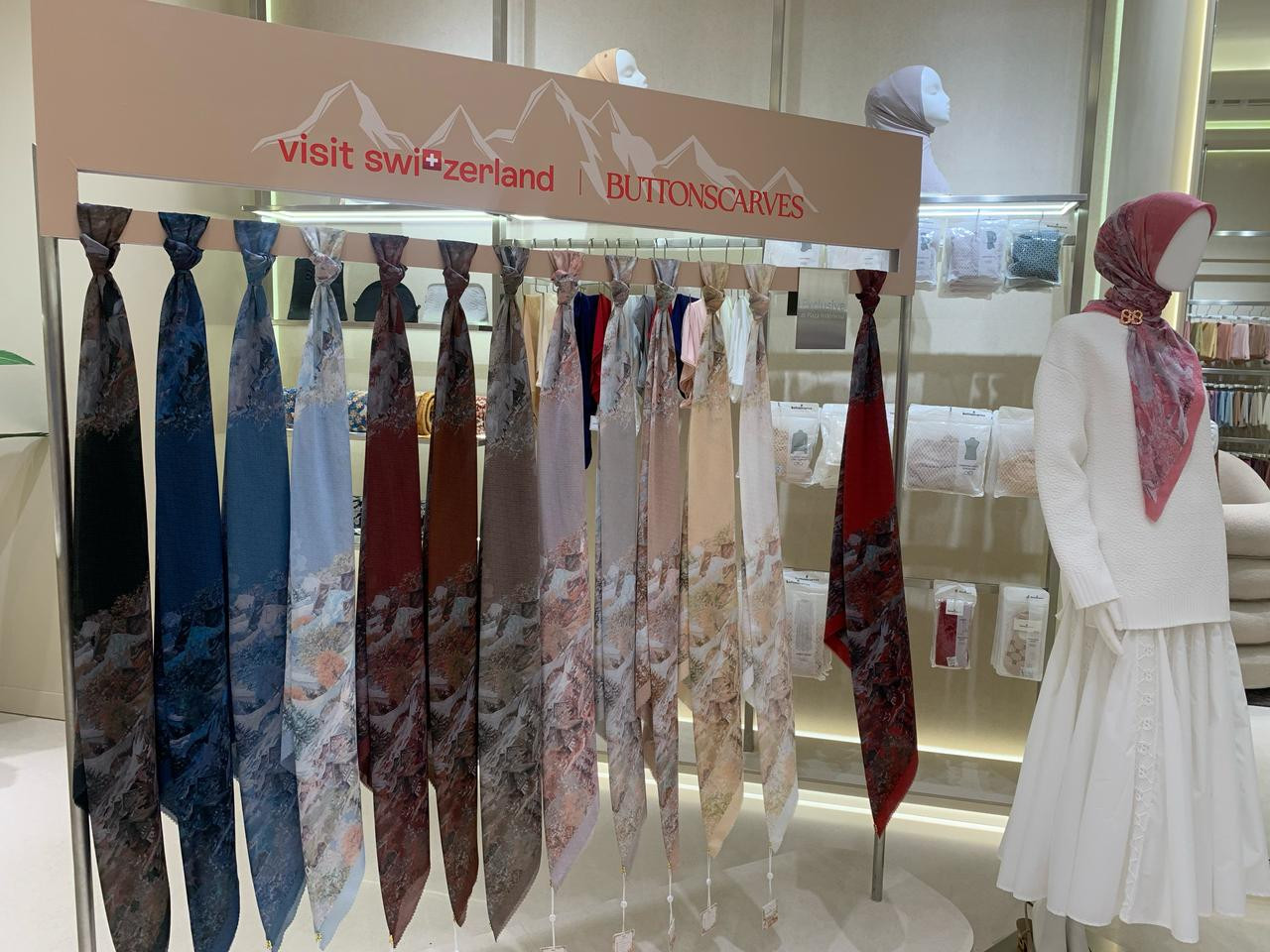 Buttonscarves Hadirkan Koleksi Scarf Menawan Bersama Switzerland Tourism