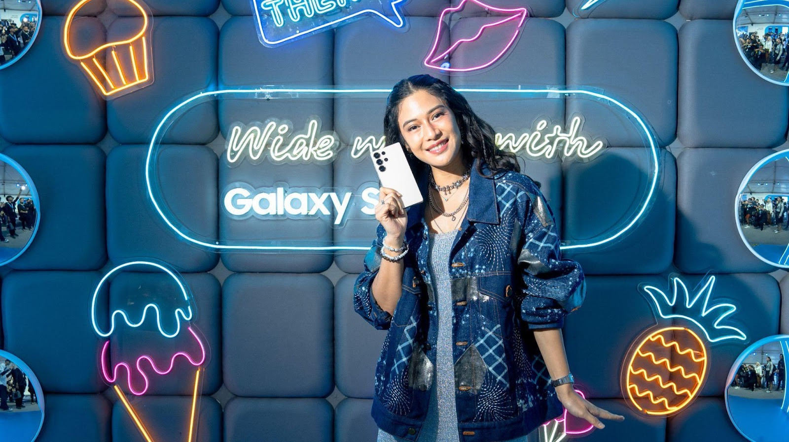Dian Sastrowardoyo Bagikan Kemudahan Galaxy S25 Ultra Sebagai Daily Drivernya