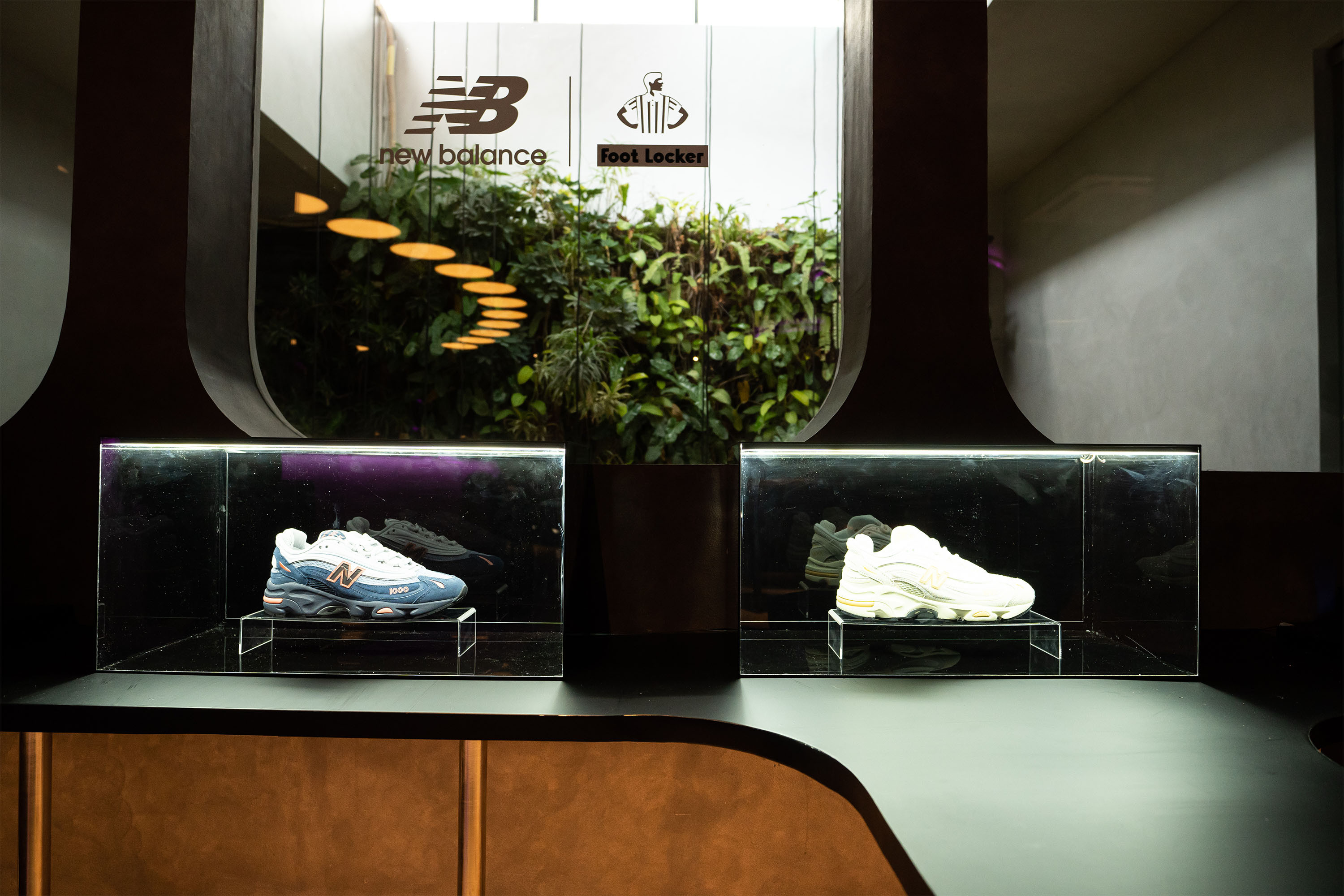 Pertahankan Gaya “Y2K”,  New Balance 1000 Kembali Lagi dengan Colorway Terbaru