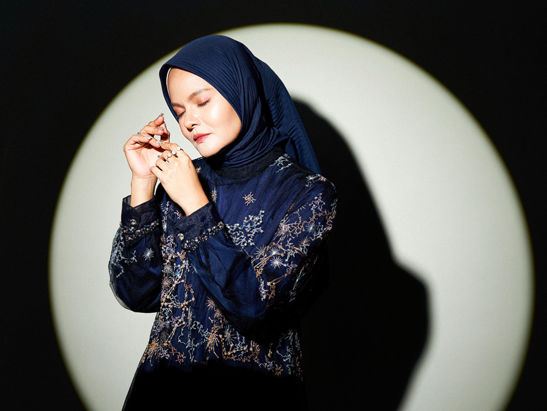 Terry Remake Single Populer Chrisye Berjudul “Ketika Tangan dan Kaki Berkata"