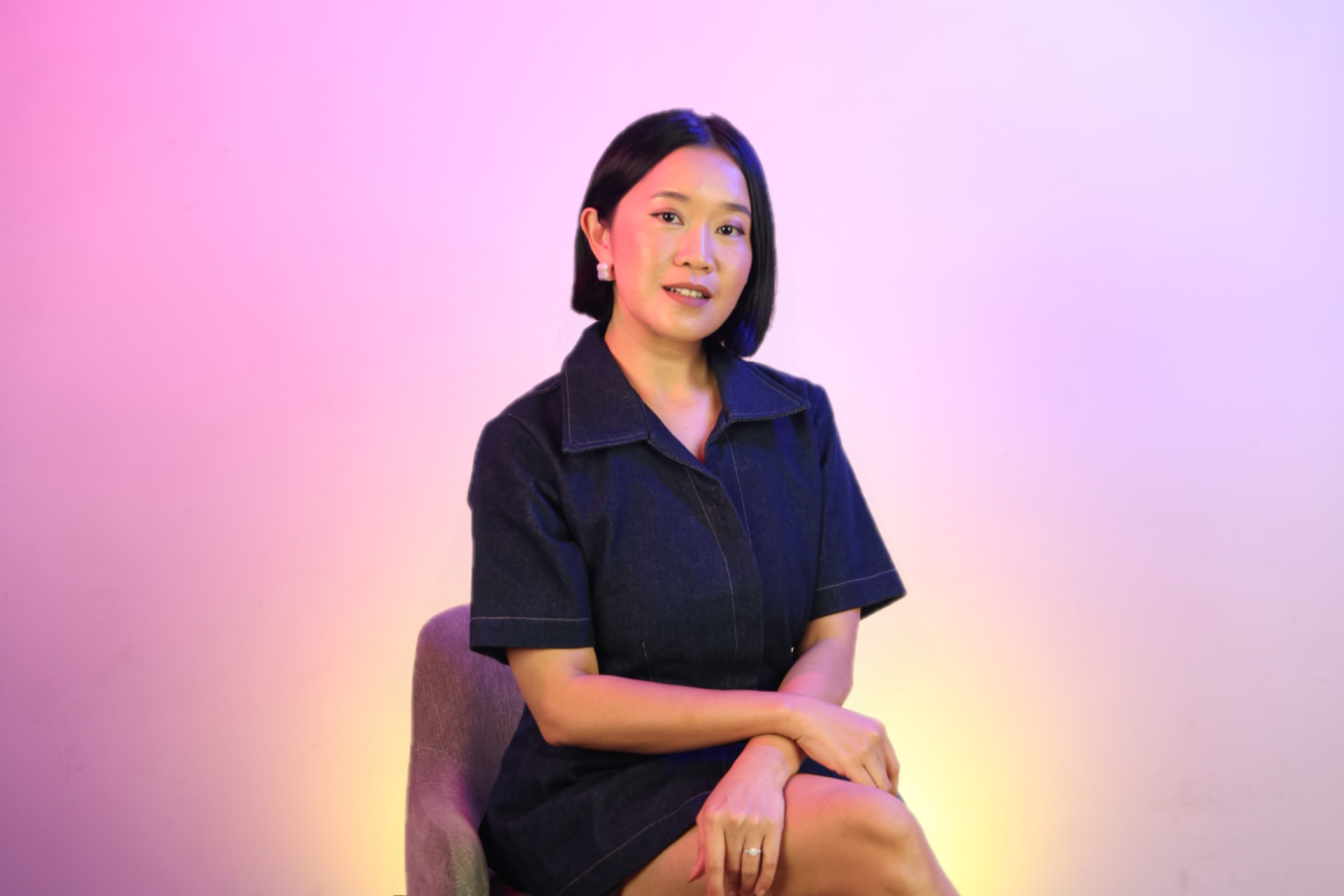 Ajak Pendengar Beri Jeda Dari Kehidupan, Radhini Hadirkan "Apa Kabar"