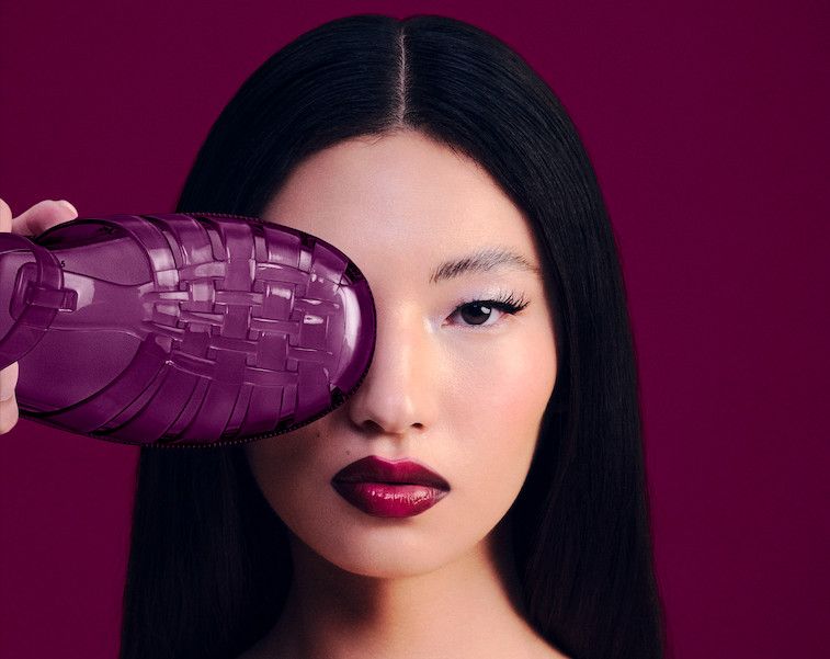 Model Ikonik dan Gemas, Melissa Hadirkan 3 Warna Baru di Koleksi Frizzante