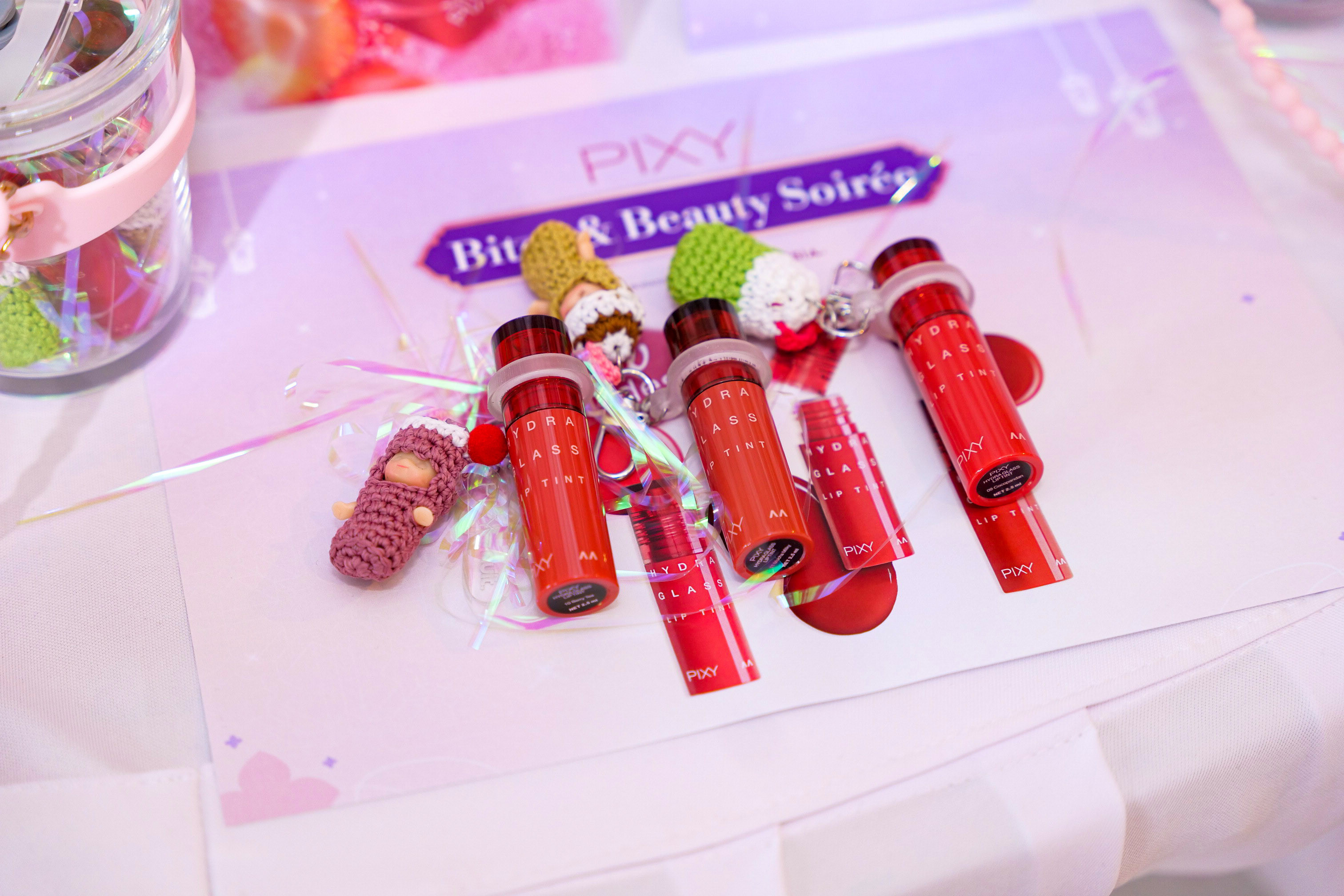 Lebih Segar untuk Anak Muda, PIXY Kenalkan Hydra Glass Lip Tint