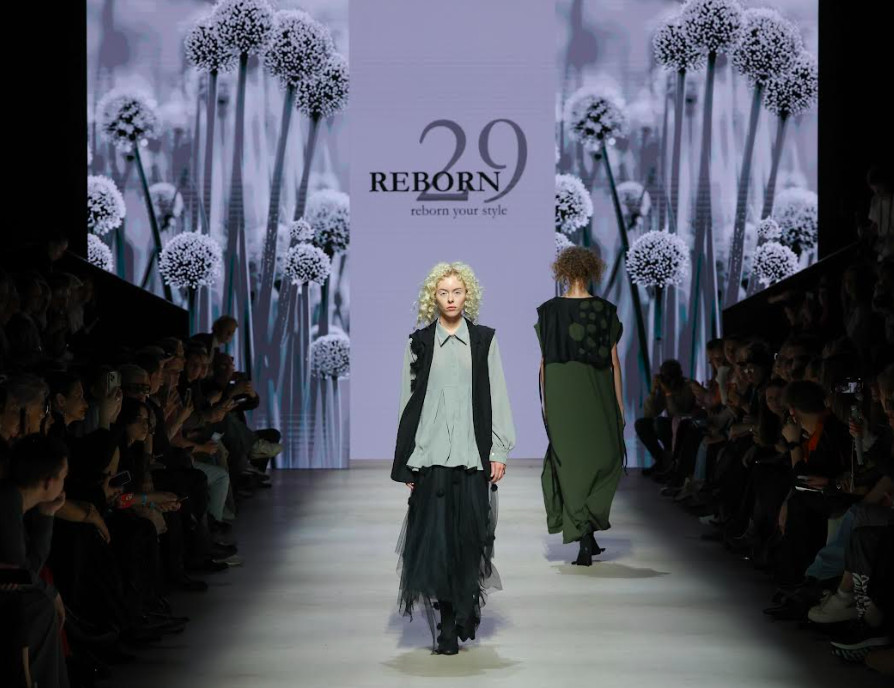 Reborn29 Perkenalkan Kain Khas Suku Jawa di Ajang Moscow Fashion Week