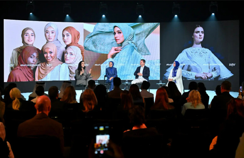 Linda Anggrea Gaungkan Suara Modest Fashion Asia Tenggara ke Panggung Global BoF Crossroads