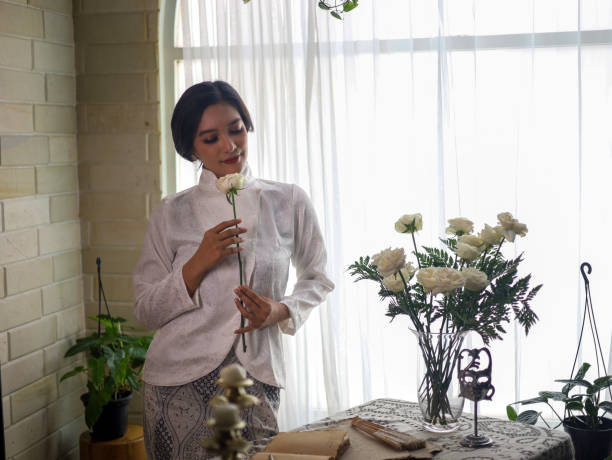 Tampil Cantik di Hari Kartini, Yuk Kenakan Ini!